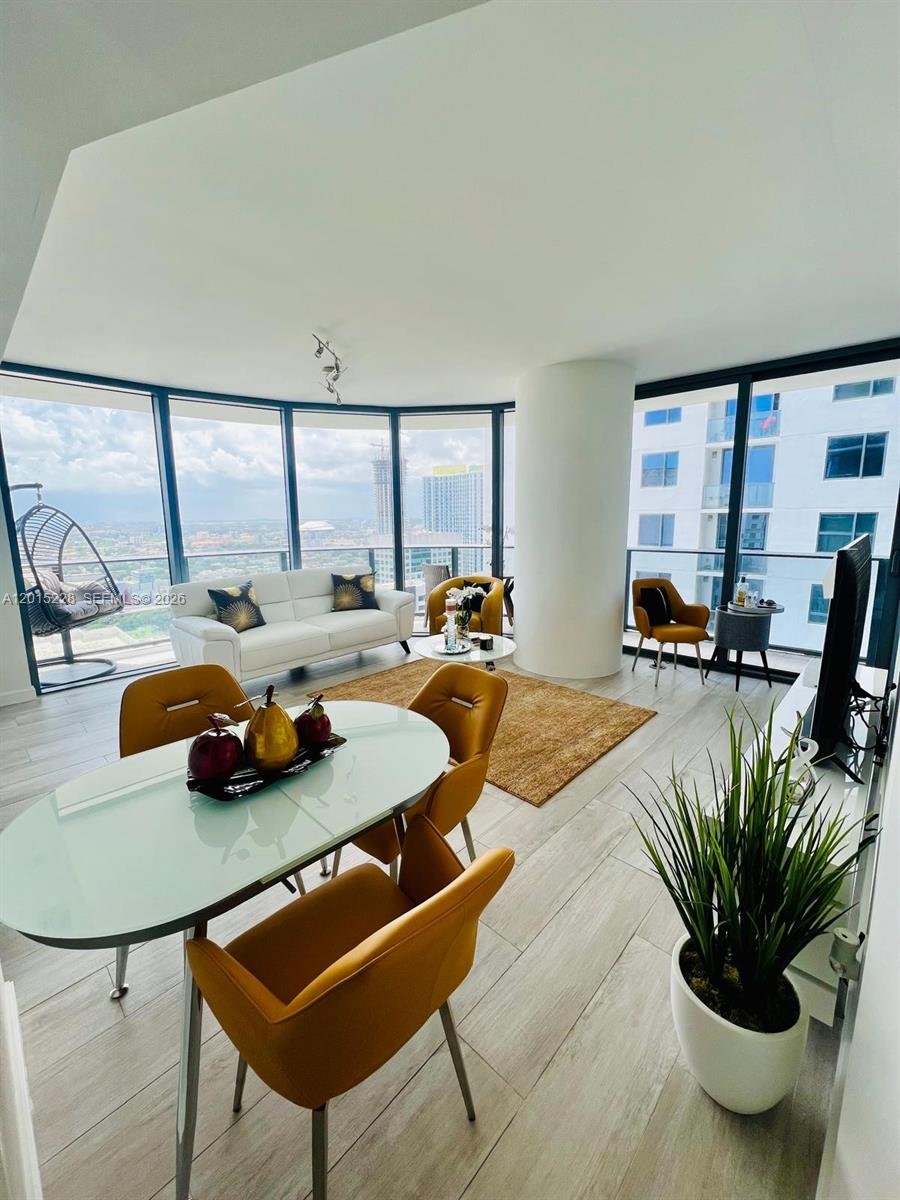 55 SW 9th St # 3308, Miami FL 33130