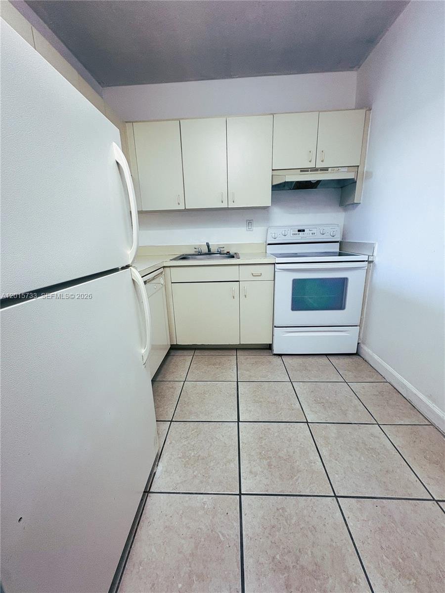 10900 SW 104th St # 315, Miami FL 33176