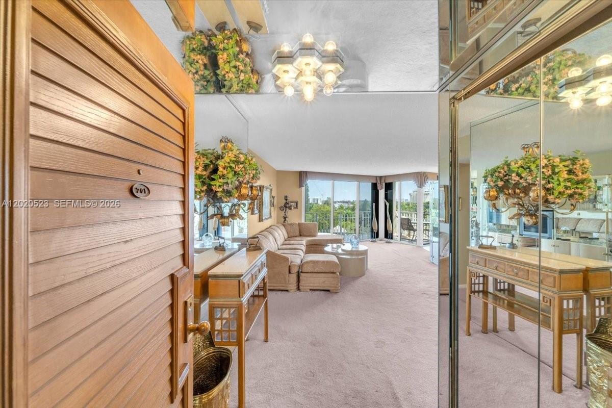 1000 Quayside Ter # 701, Miami FL 33138
