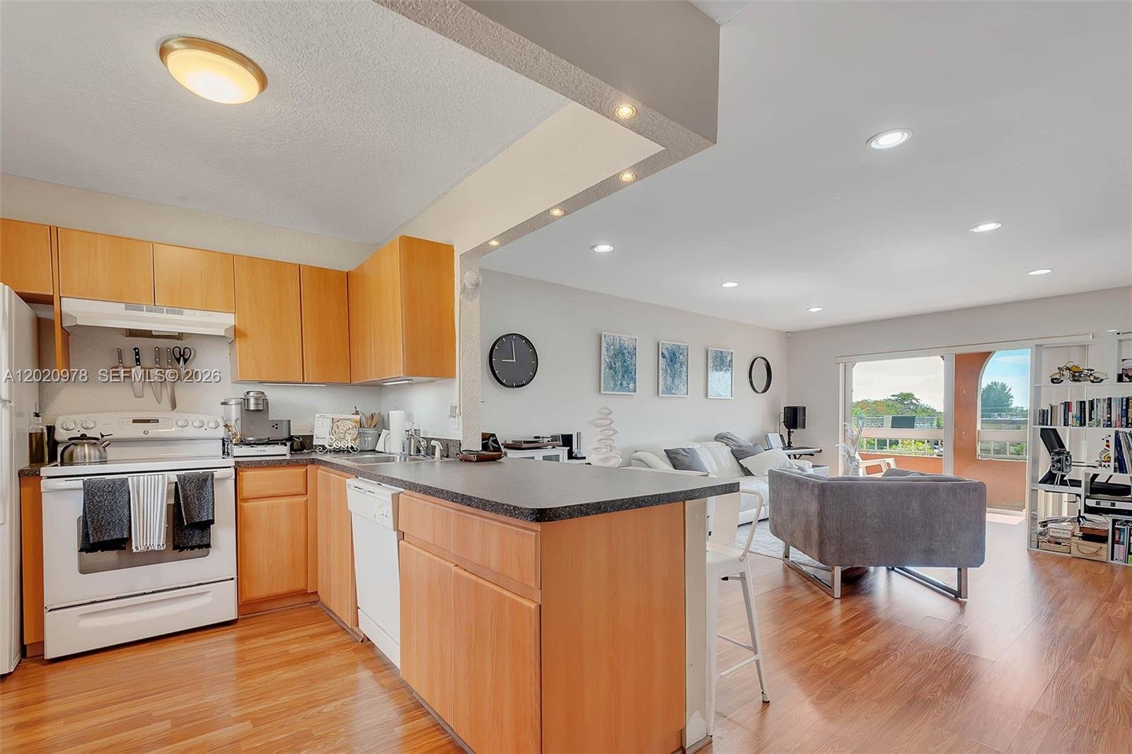 7701 Camino Real # 416, Miami FL 33143