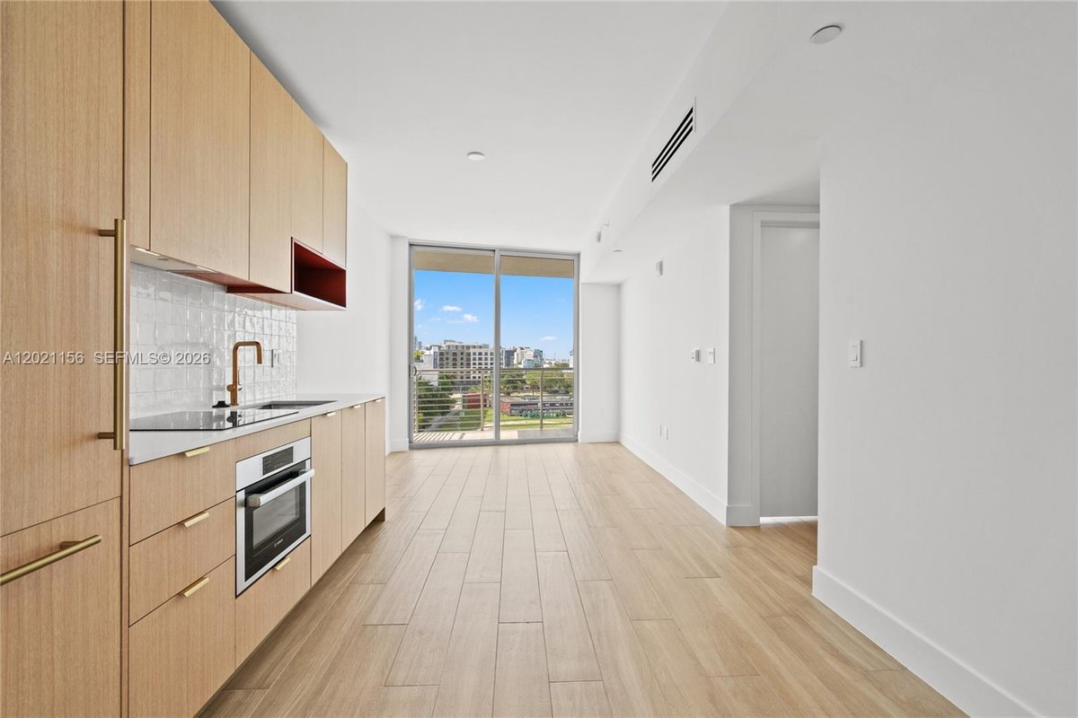 90 NE 32nd St # 627, Miami FL 33137