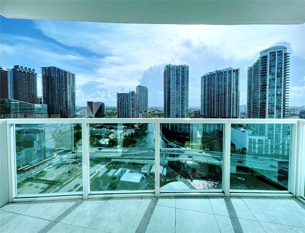 31 SE 5th St # 2307, Miami FL 33131