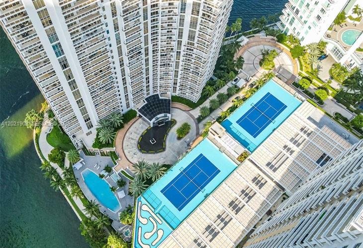 901 Brickell Key Blvd # 3307, Miami FL 33131
