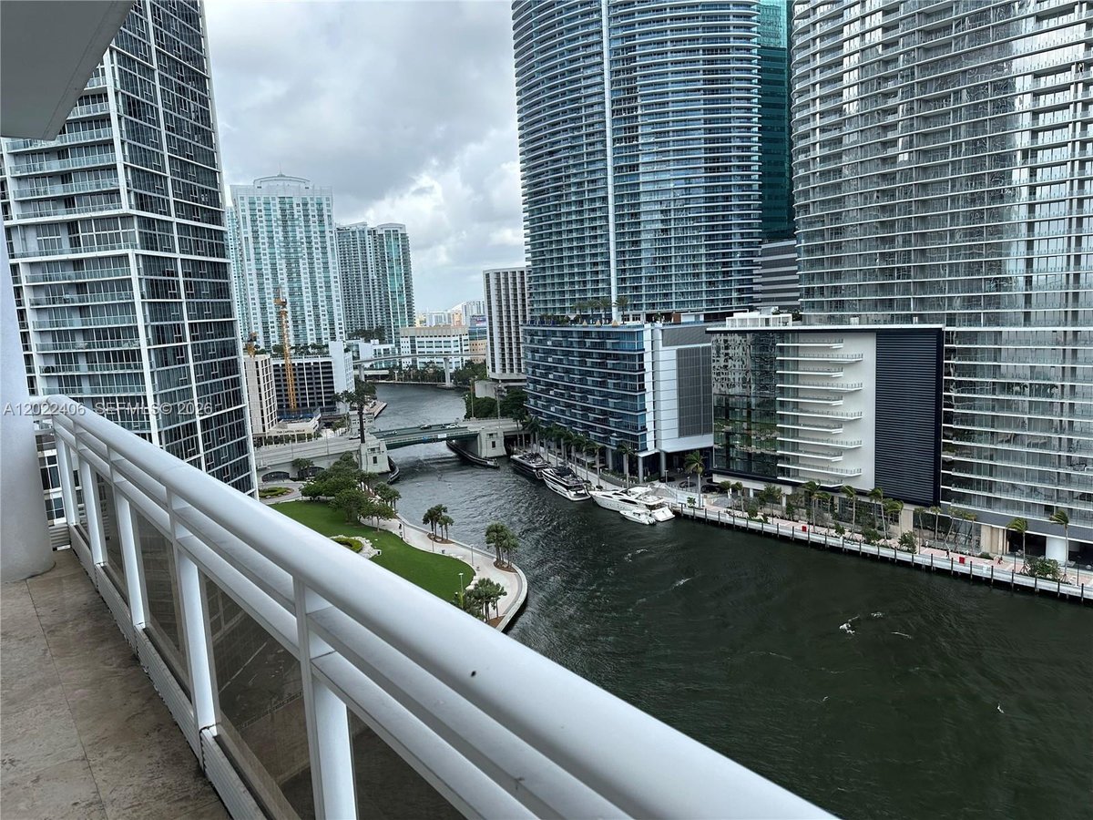 901 Brickell Key Blvd # 2005, Miami FL 33131