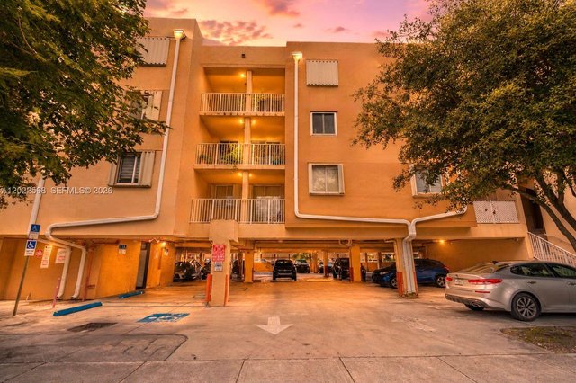 814 NW 36th Ave # 302, Miami FL 33125