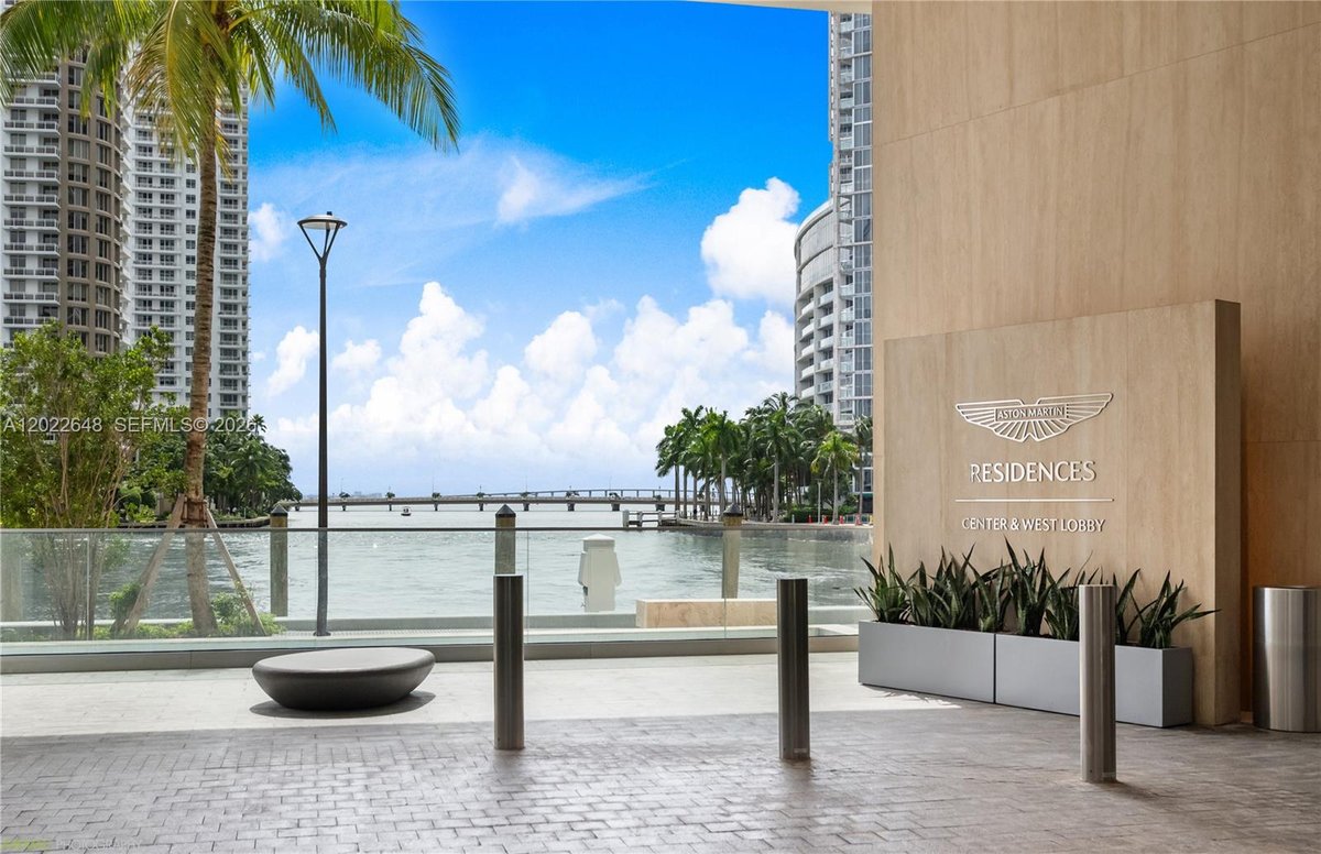300 Biscayne Blvd Way # 3604, Miami FL 33131