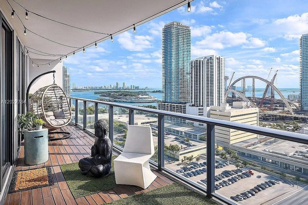 1600 NE 1st Ave # 2009, Miami FL 33132