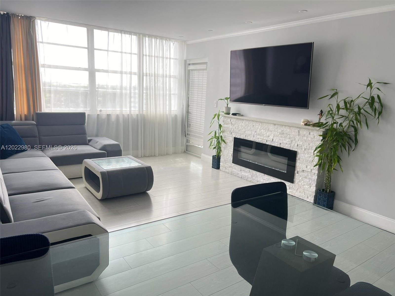 1301 NE Miami Gardens Dr # 1013W, Miami FL 33179