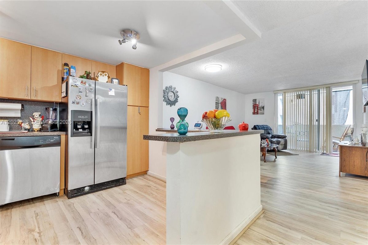 10000 NW 80th Ct # 2245, Hialeah Gardens FL 33016