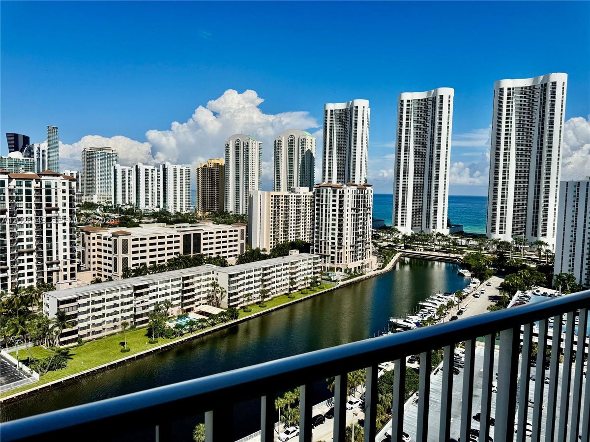 300 Bayview Dr # 1903, Sunny Isles Beach FL 33160