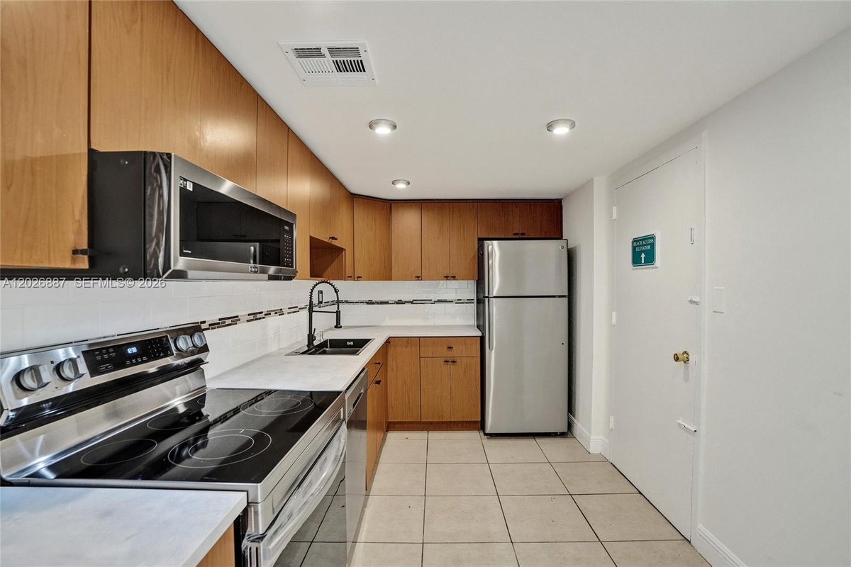 1800 Sans Souci Blvd # 435, North Miami FL 33181