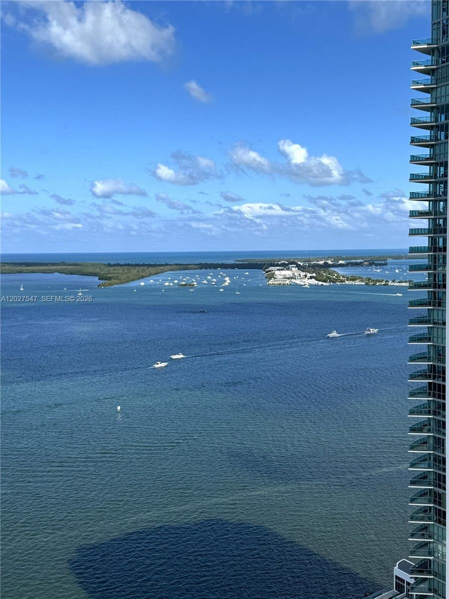 1200 Brickell Bay Dr # 3903, Miami FL 33131