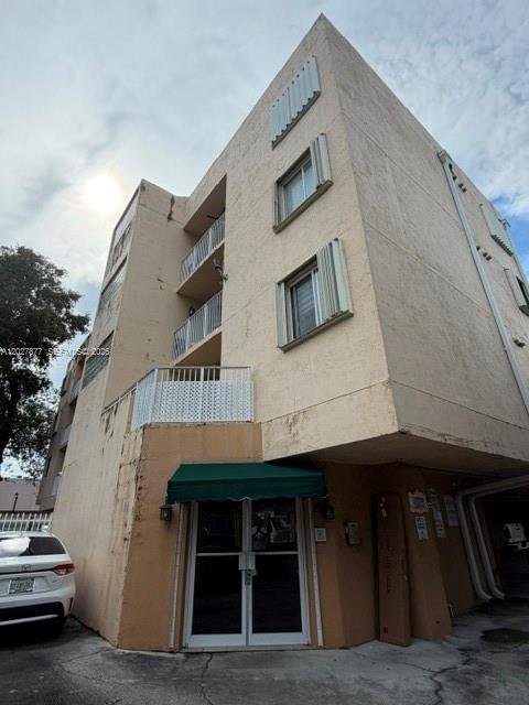 814 NW 36th Ave # 208, Miami FL 33125
