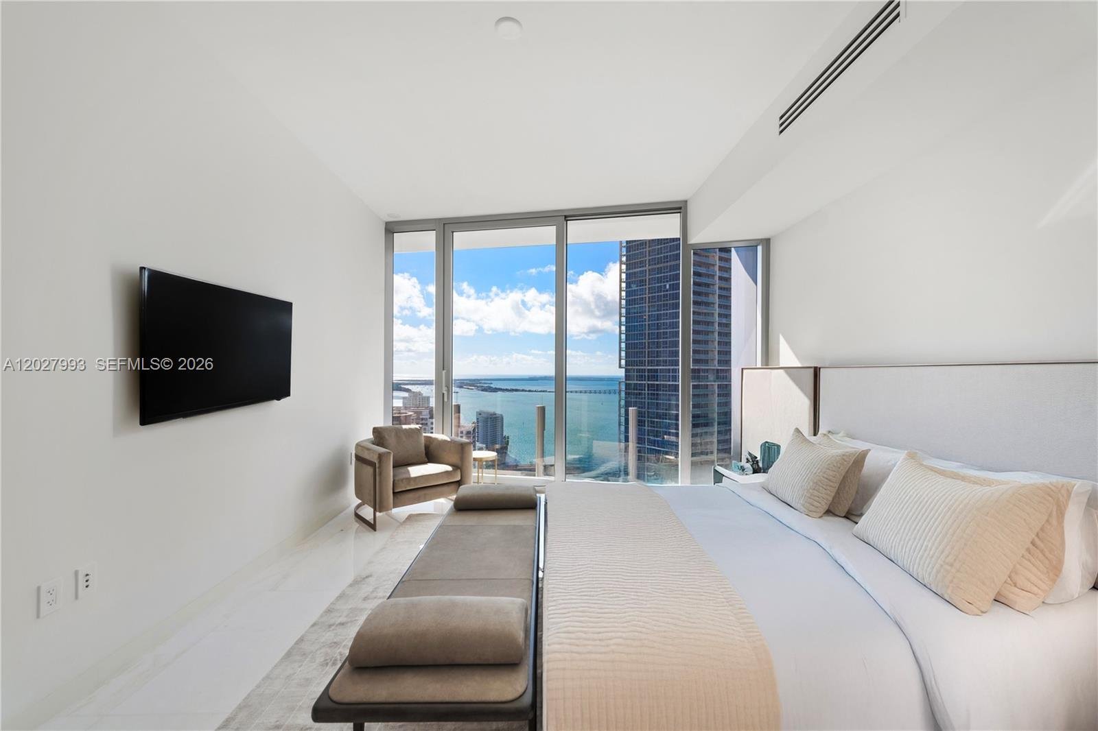 300 Biscayne Boulevard Way # 3905W, Miami FL 33131