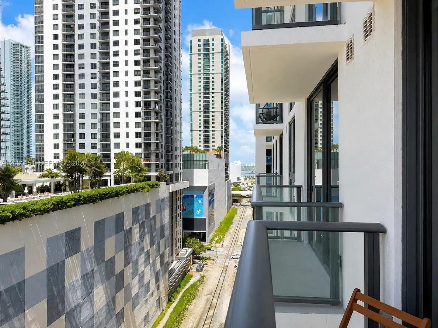 11 NE 6th St # 1212, Miami FL 33132