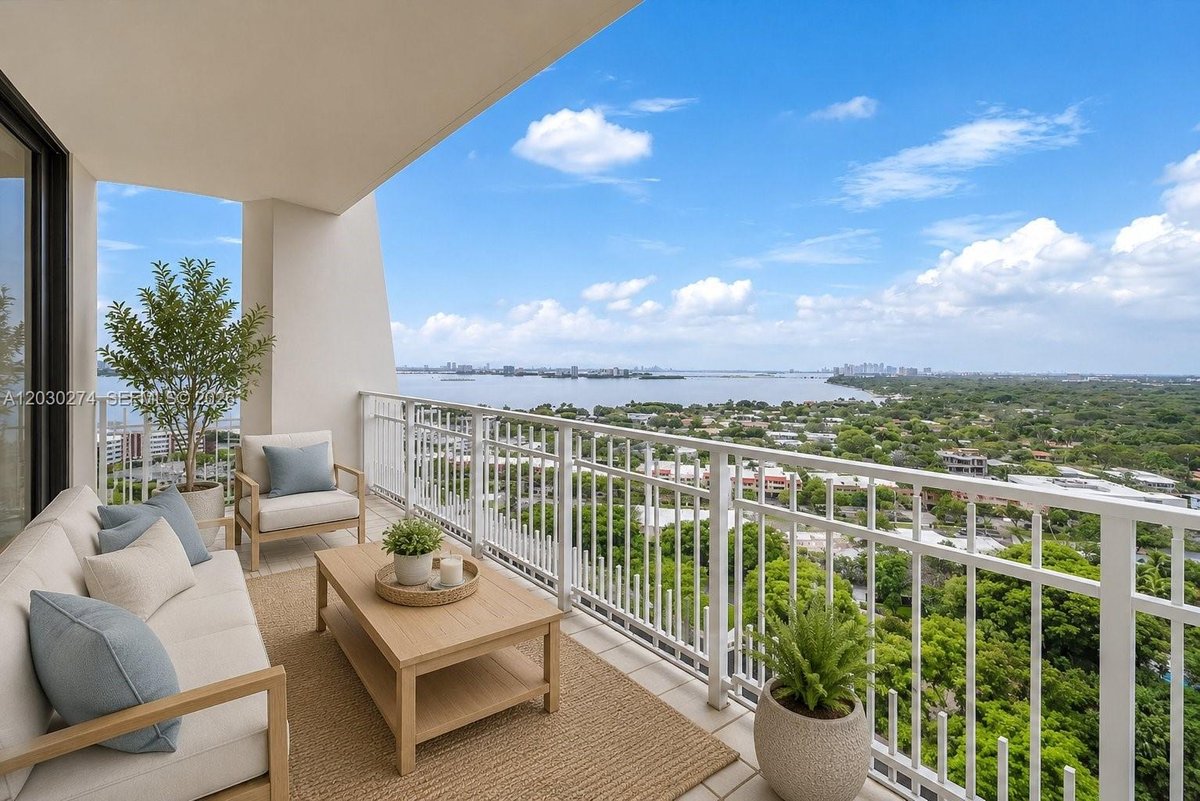 1000 Quayside Ter # 10, Miami FL 33138