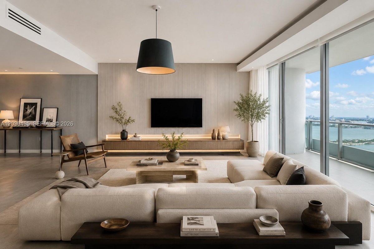 900 Biscayne Blvd, Miami FL 33132