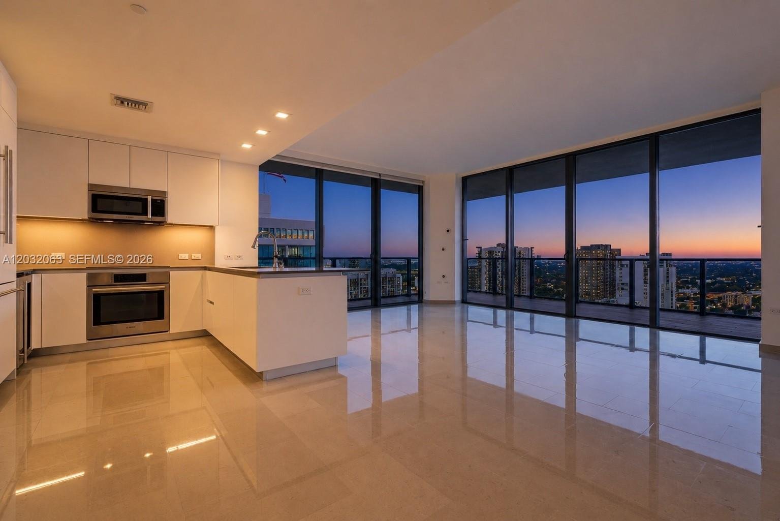 88 SW 7th St # 2302, Miami FL 33130