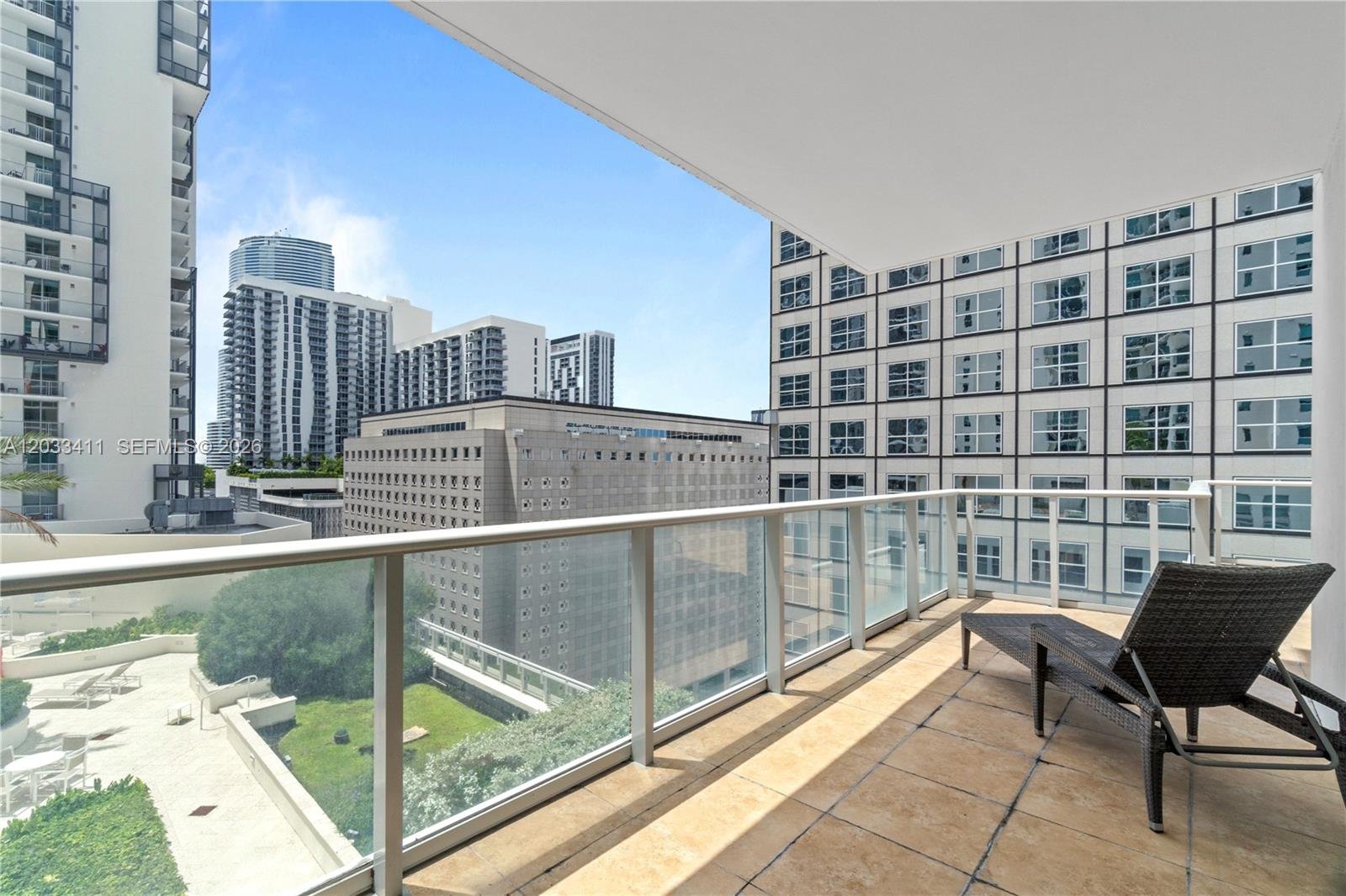 300 S Biscayne Blvd # 1411, Miami FL 33131