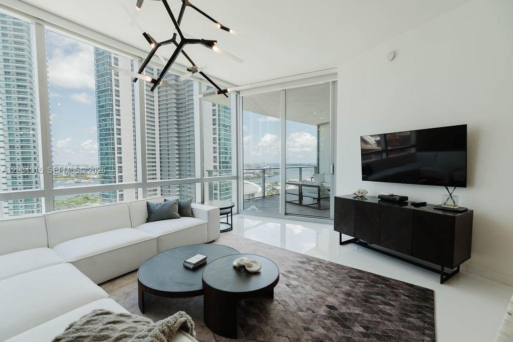 851 NE 1st Ave # 2403, Miami FL 33132