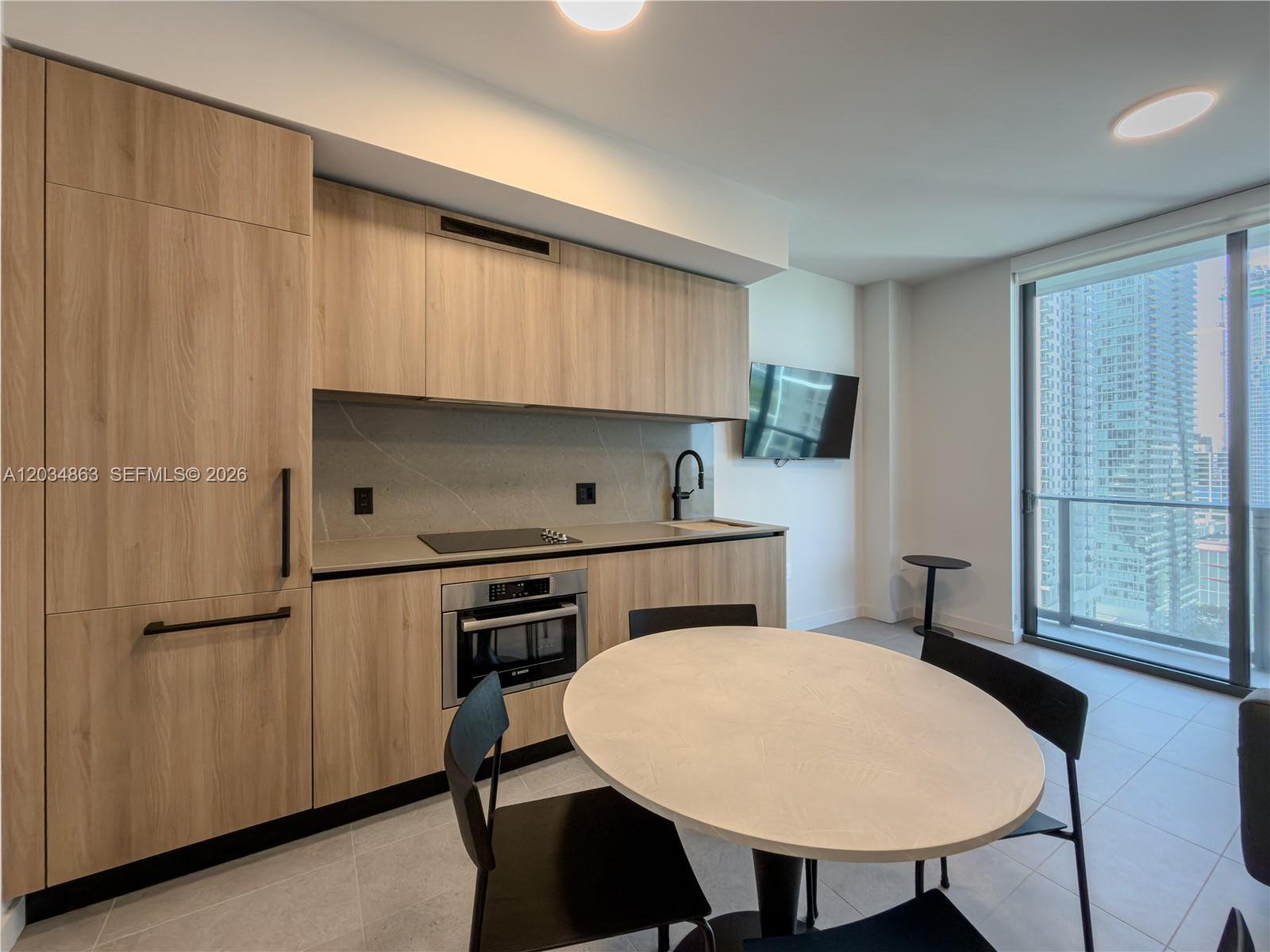 121 NE 5th St # 2211, Miami FL 33132