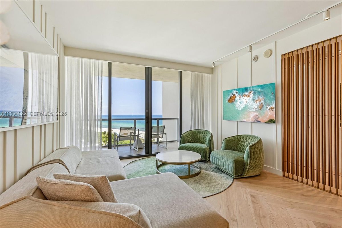 2201 Collins Ave # 1019, Miami Beach FL 33139