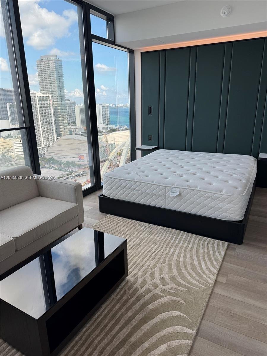 20 NE 11 # 3303A, Miami FL 33132