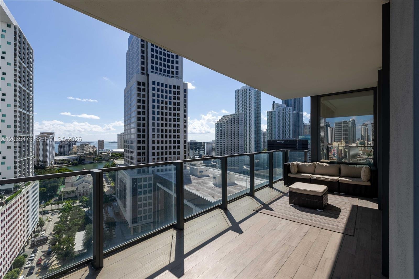 68 SE 6th St # 1611, Miami FL 33131