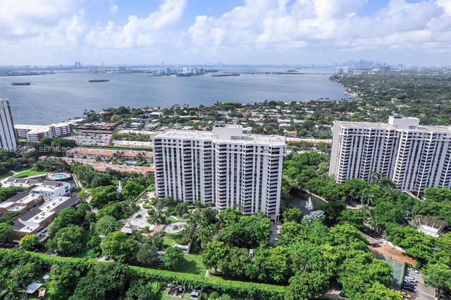 1000 Quayside Ter # 411, Miami FL 33138