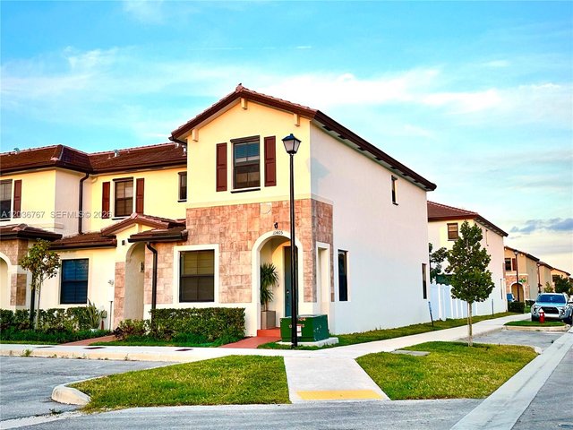 Hialeah, FL