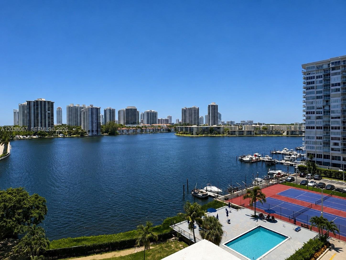 2780 NE 183rd St # 810, Aventura FL 33160