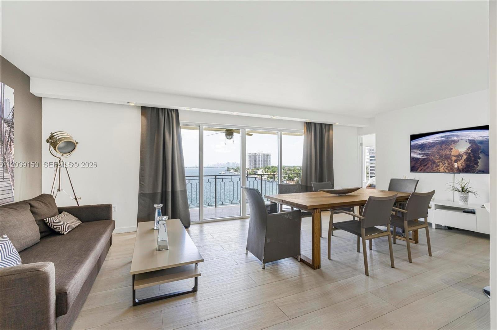 11111 Biscayne Blvd # 8C, Miami FL 33181