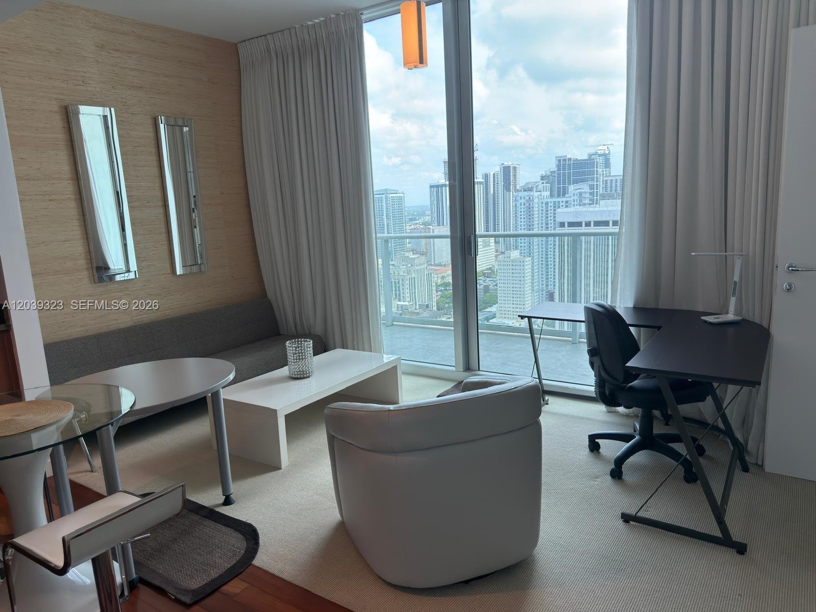 300 S Biscayne Blvd # 3703, Miami FL 33131