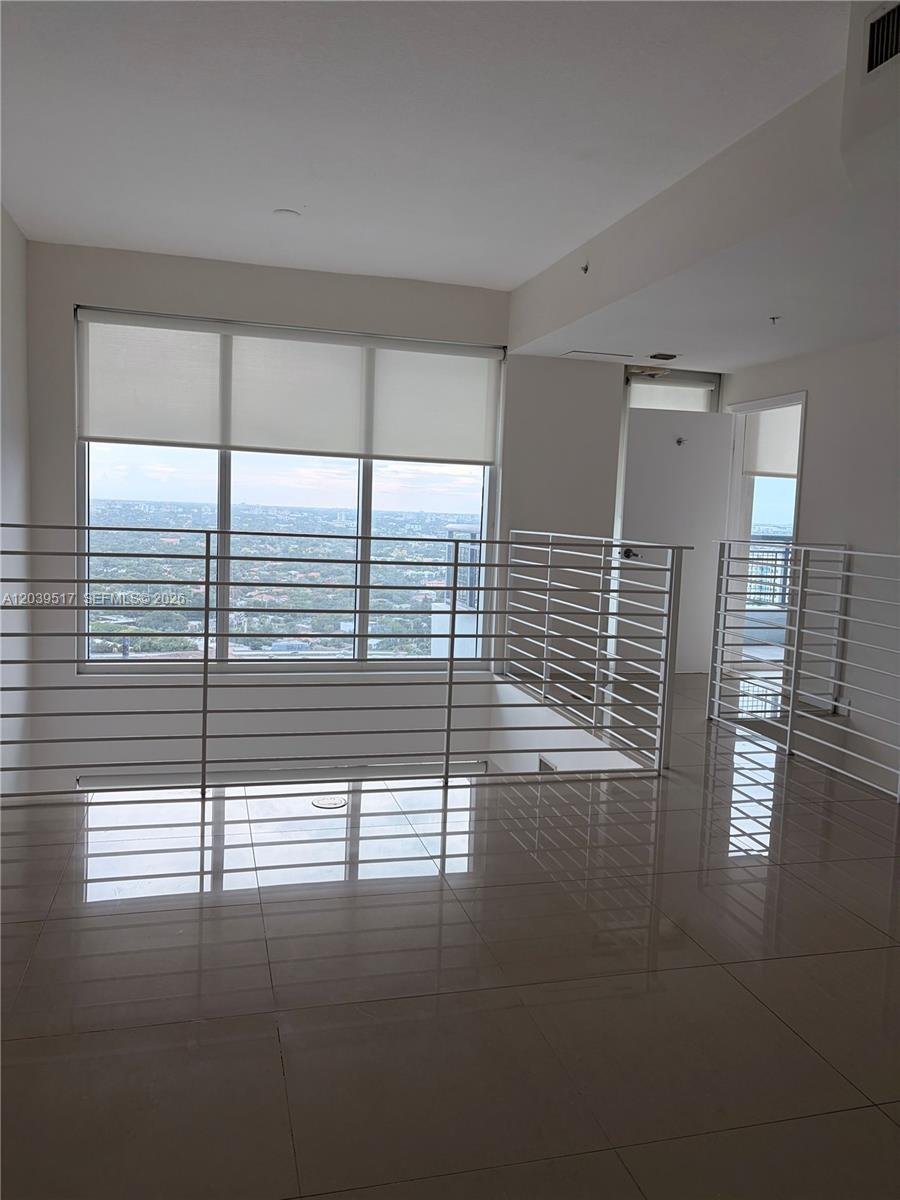60 SW 13th St # 2819, Miami FL 33130