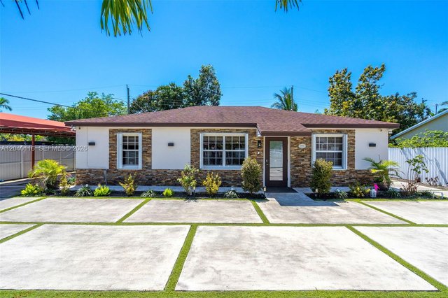 302 NW 100th St, Miami FL 33150