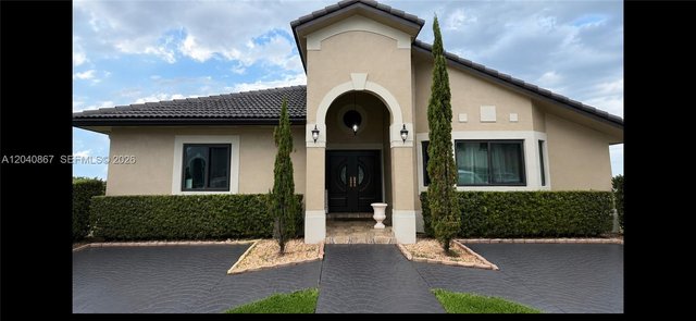 8741 NW 141st Ter, Miami Lakes FL 33018