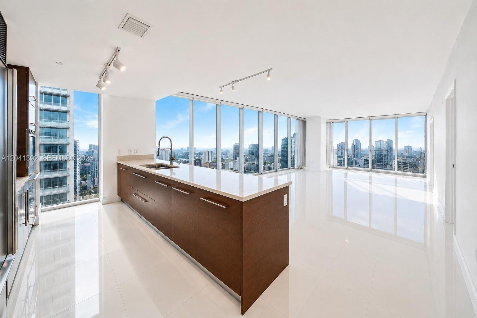 475 BRICKELL AVE # 4715, Miami FL 33131