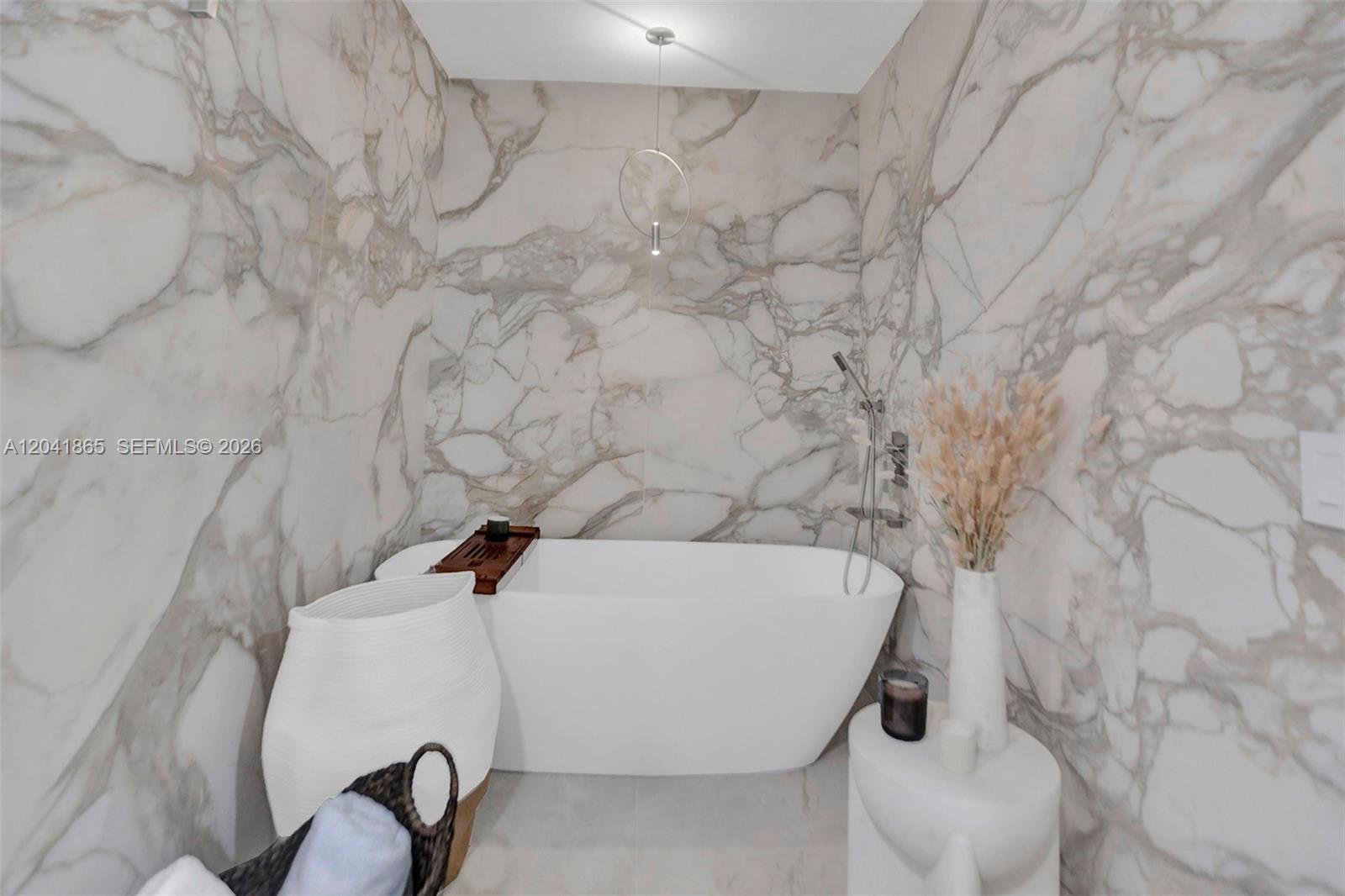 950 Brickell Bay Dr # 5608, Miami FL 33131