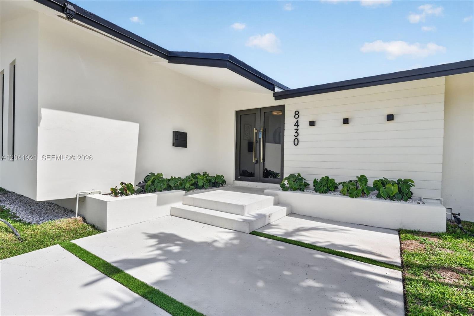 8430 SW 88th St, Miami FL 33156