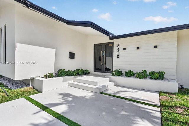 8430 SW 88th St, Miami FL 33156