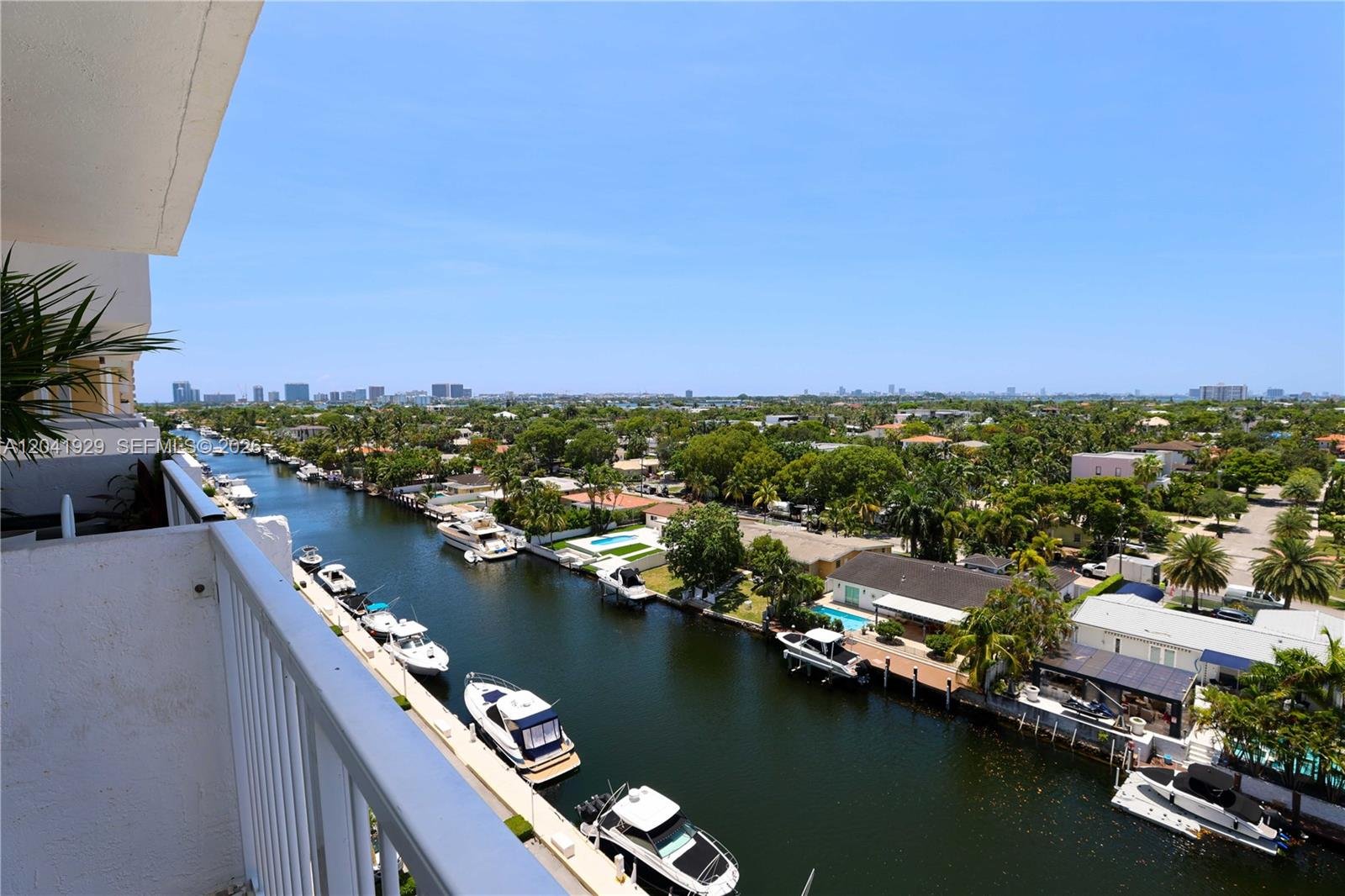 2000 NE 135th St # 906, North Miami FL 33181
