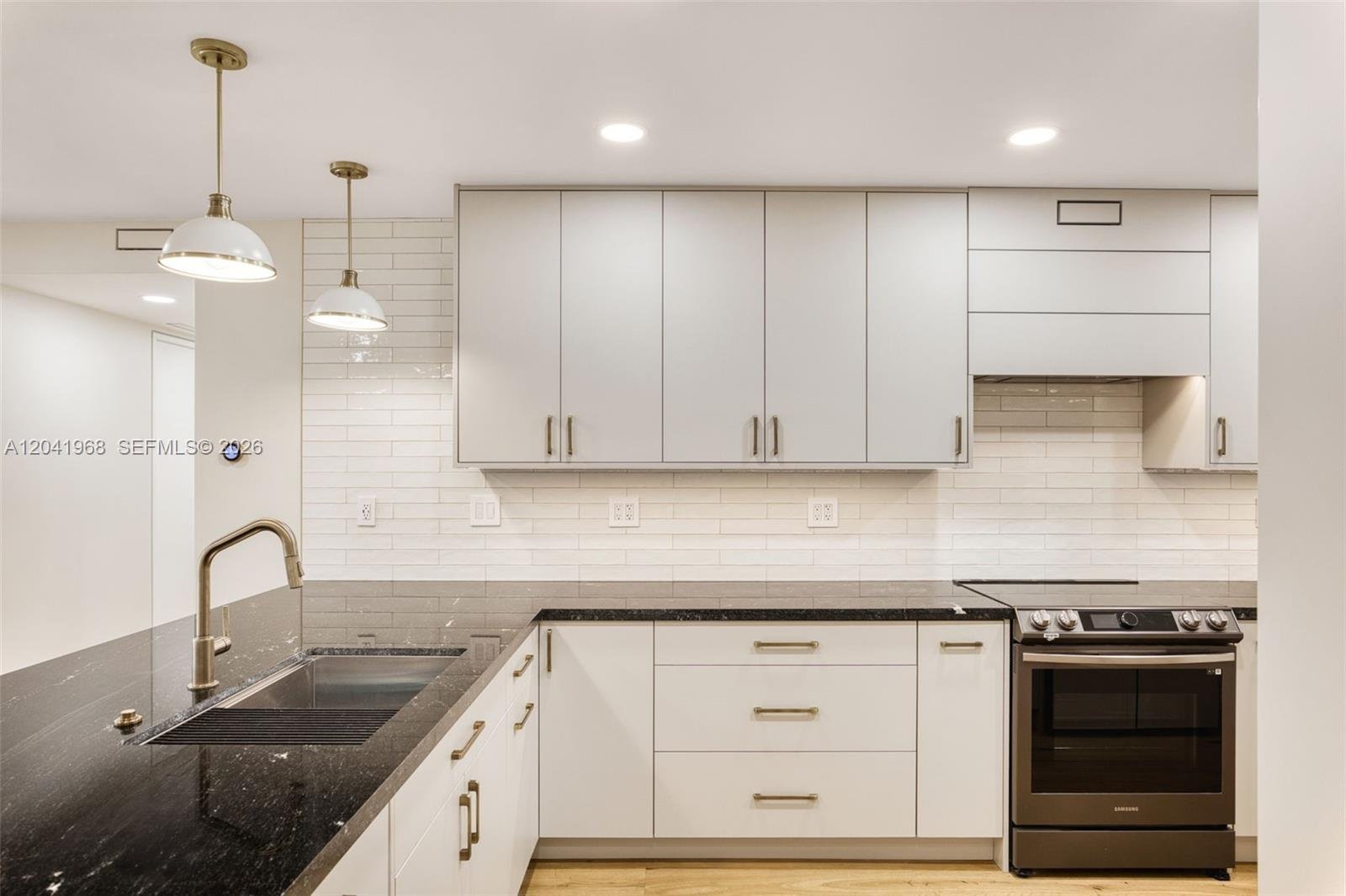 100 Edgewater Dr # 142, Coral Gables FL 33133