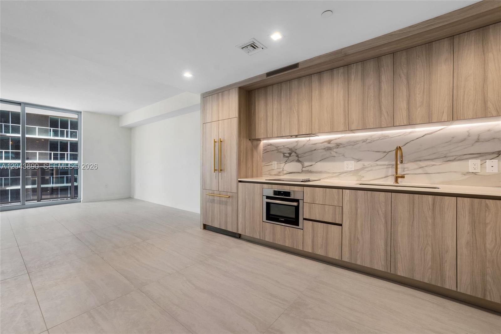 77 SE 5th Street # 1708, Miami FL 33131