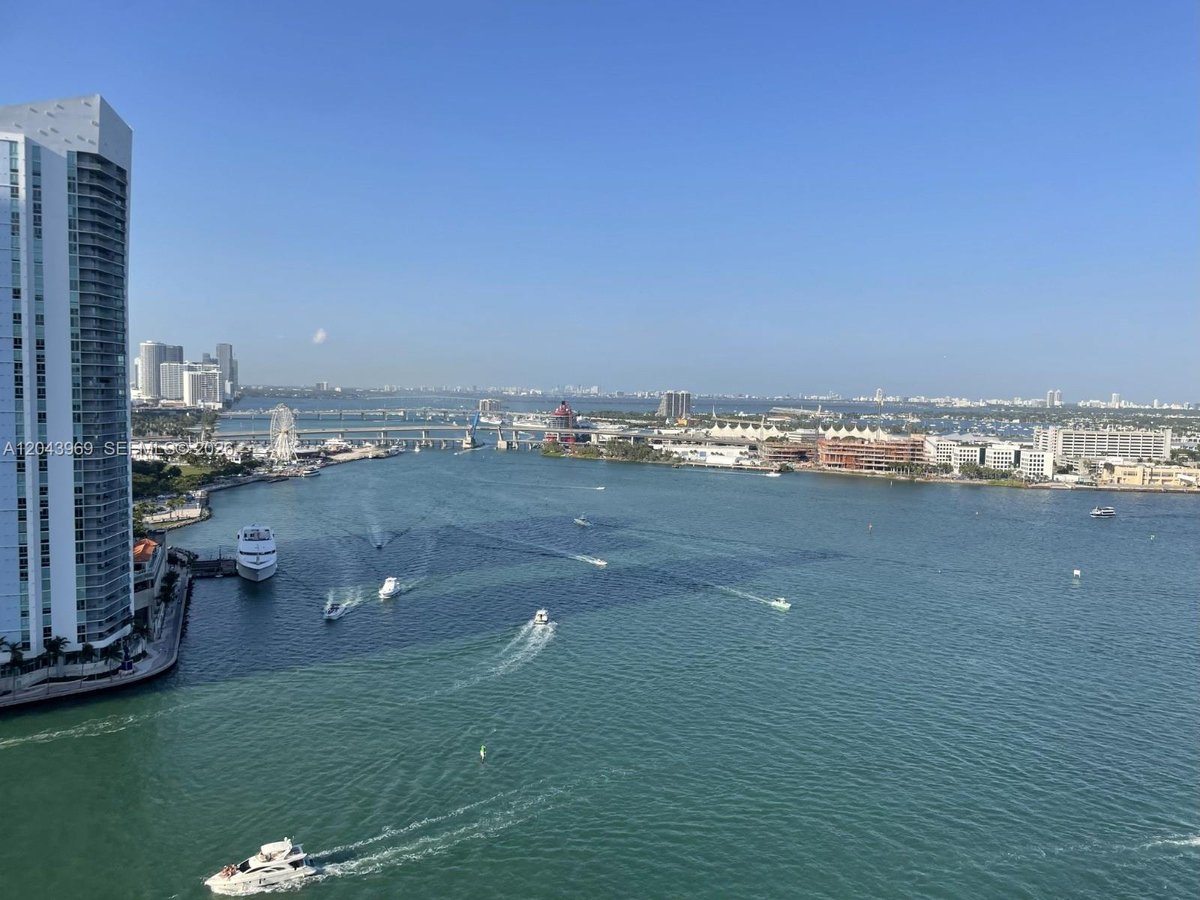 888 Brickell Key Dr # 2610, Miami FL 33131