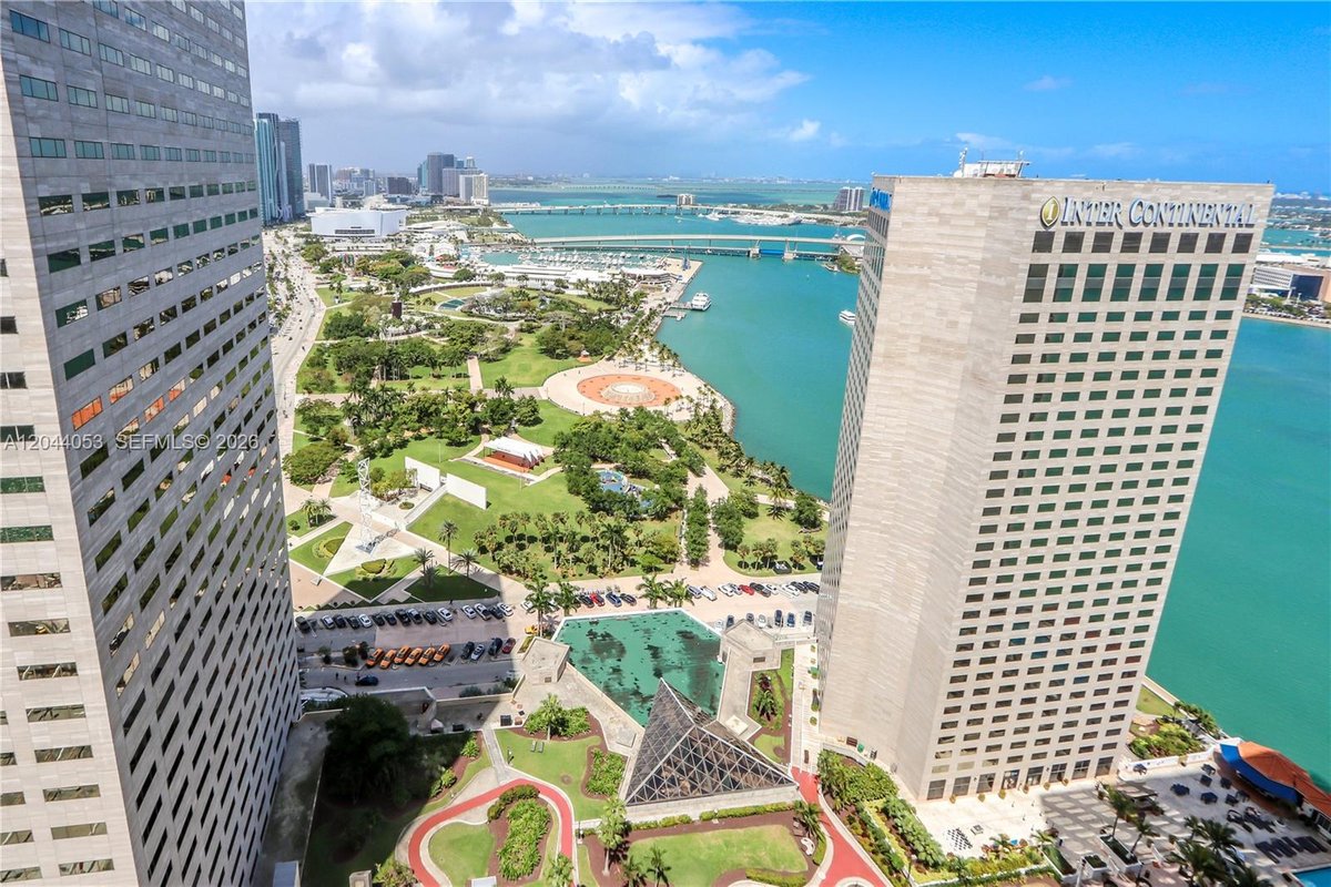 325 S Biscayne Blvd # 3616, Miami FL 33131