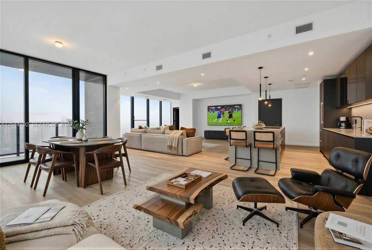 20 NE 11th # 4703, Miami FL 33132