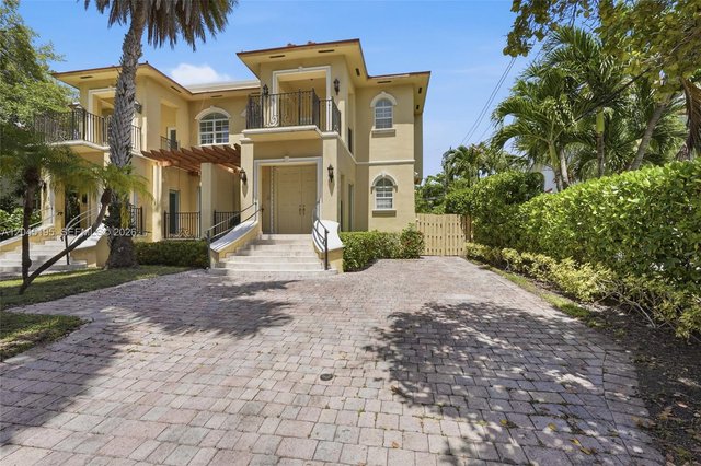 592 Fernwood Rd # B, Key Biscayne FL 33149