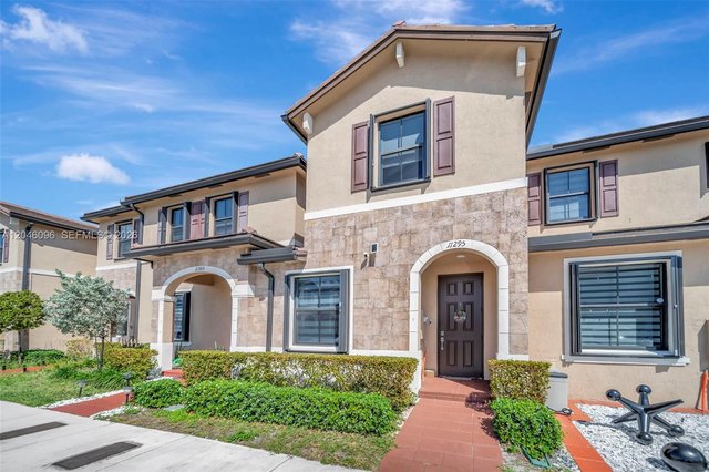 11295 W 34th Way, Hialeah FL 33018