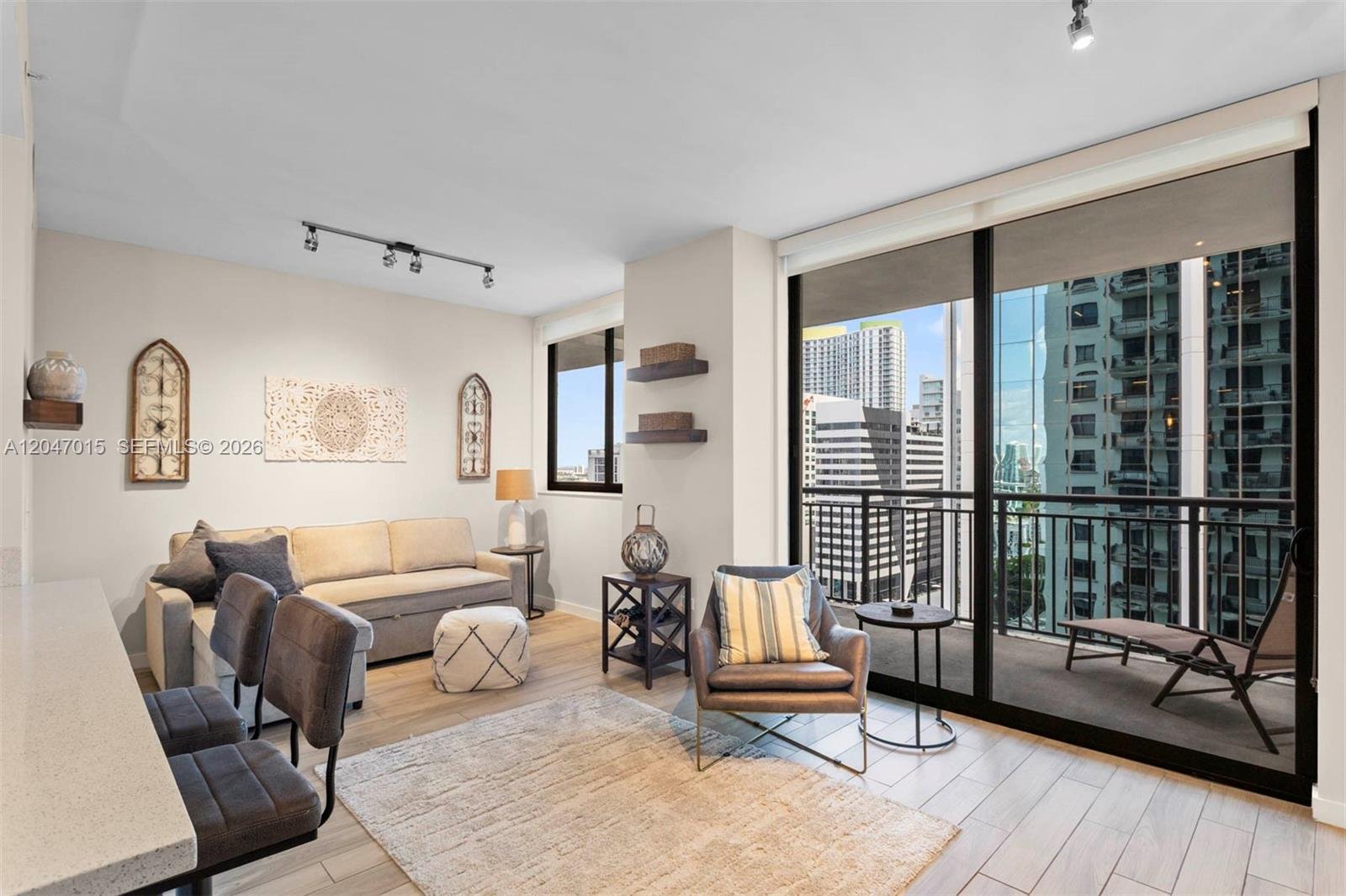 999 SW 1st Ave # 2015, Miami FL 33130