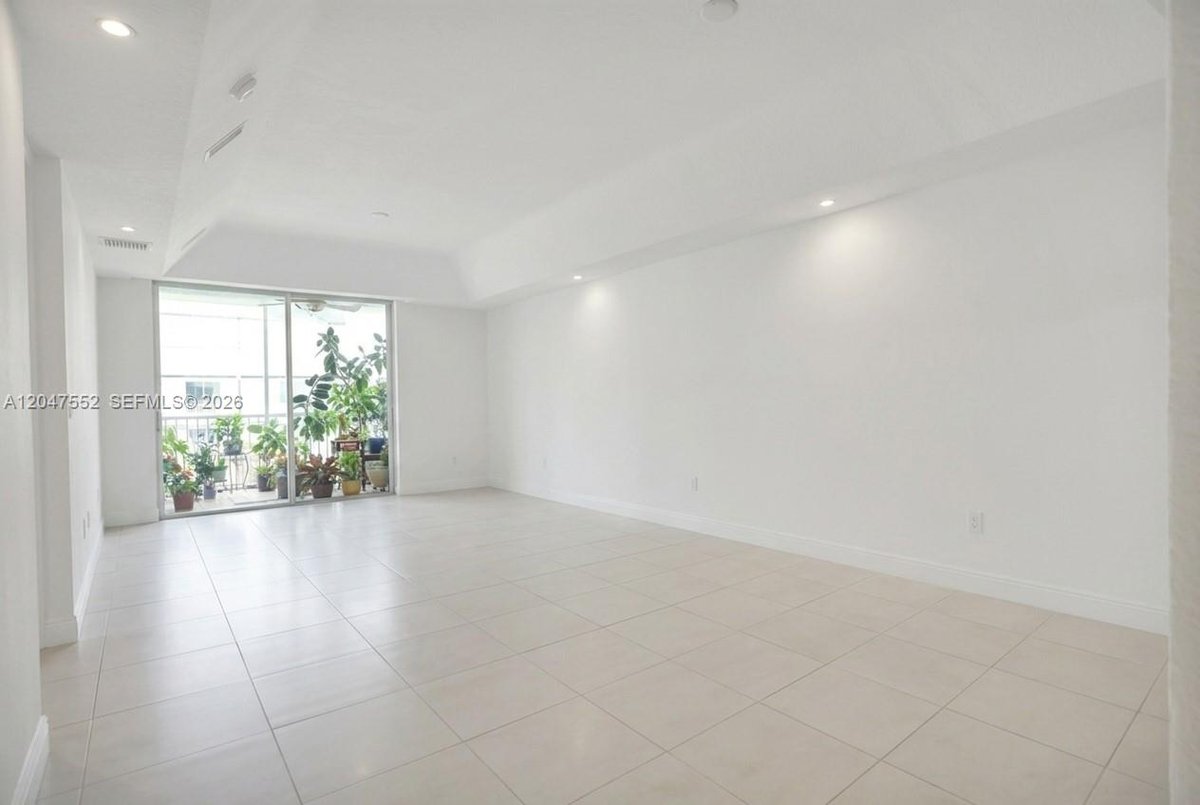 10720 NW 66th St # 205, Doral FL 33178